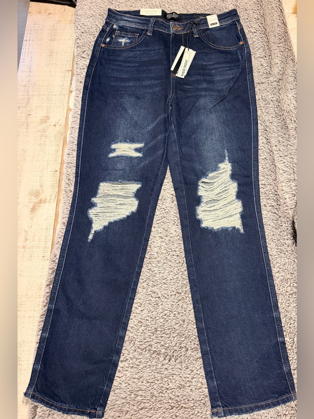 NWT Judy Blue Rigid Magic Distressed Straight Jeans 9/29